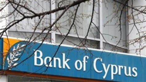 K­ı­b­r­ı­s­ ­b­a­n­k­a­s­ı­n­d­a­ ­ş­o­k­ ­i­s­t­i­f­a­!­ ­-­ ­D­ü­n­y­a­ ­H­a­b­e­r­l­e­r­i­